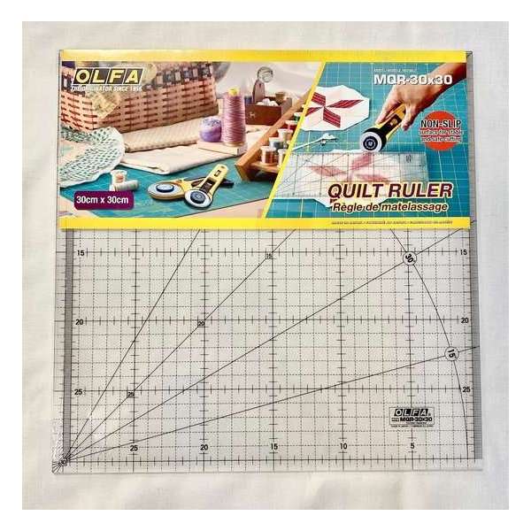 OLFA QUILT LINIAAL 30x30CM OLFA QUILT LINIAAL 30x30CM
