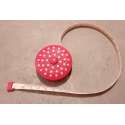 rolmaatje - love - meetlint oprolbaar inch/cm - rolmaat pink white dots - small 5 cm doorsnee - 150 cm - fournituren en naaien