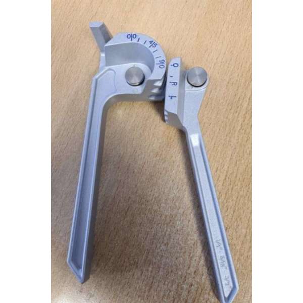 Buigtang Buigijzer voor leiding of buis zwart formaat 1/4, 3/8 en 5/16 inch Buigtang Buigijzer voor leiding of buis zwart formaat 1/4, 3/8 en 5/16 inch