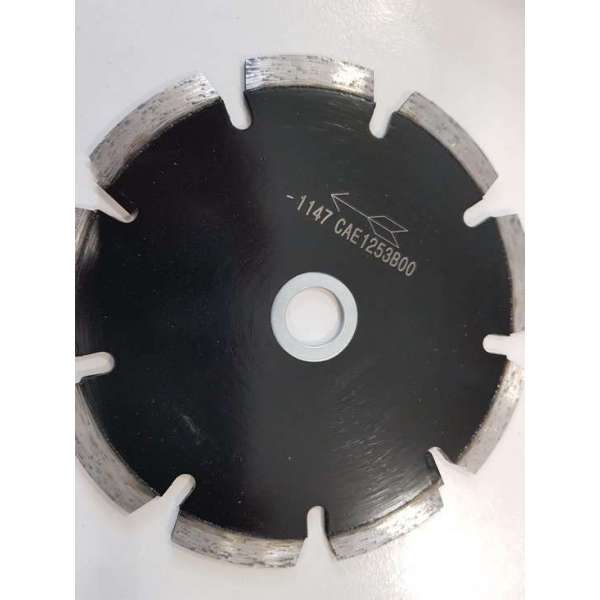Diamantslijpschijf 125 x 22,2 universeel. Diamantslijpschijf 125 x 22,2 universeel.