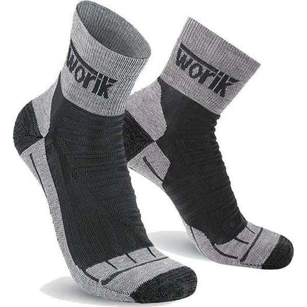 2-Pack Worik Stevige Ademende en Koele Sokken MTHS - Grijs - Unisex - Maat 47-49 2-Pack Worik Stevige Ademende en Koele Sokken MTHS - Grijs - Unisex - Maat 47-49