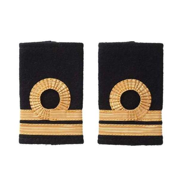 Schuif Epauletten Koopvaardij 2e Stuurman 10 mm trait goud (per 2 paar) Schuif Epauletten Koopvaardij 2e Stuurman 10 mm trait goud (per 2 paar)