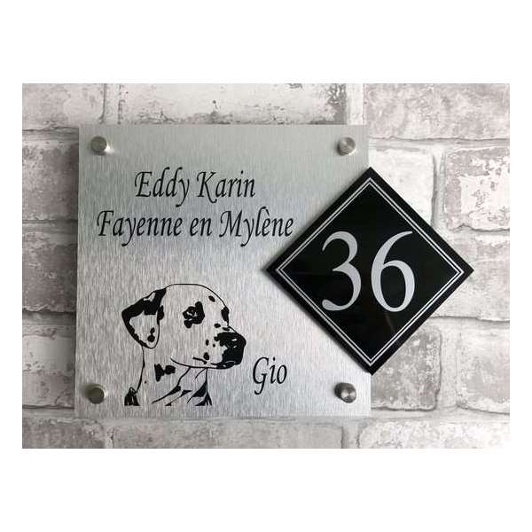 Naambordje voordeur met een Dalmatiër Naambordje voordeur met een Dalmatiër
