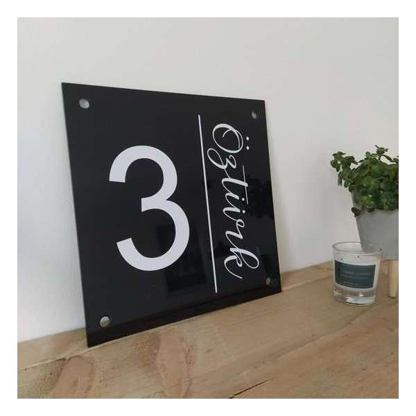 Naambord voordeur - zwart - 19,5x19,5 cm - plexiglas Naambord voordeur - zwart - 19,5x19,5 cm - plexiglas