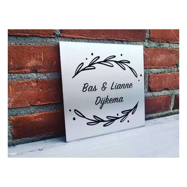 Naambordje RVS look 20x20 cm inclusief bevestigingsmateriaal Naambordje RVS look 20x20 cm inclusief bevestigingsmateriaal