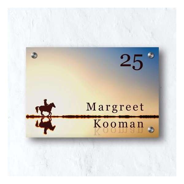 Naambordje Paard Foto - 8 mm dik plexiglas - UV en weerbestendig Naambordje Paard Foto - 8 mm dik plexiglas - UV en weerbestendig
