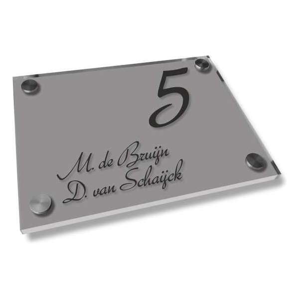 Naambordje voordeur een glashelder naambord zilver, 25x20cm Naambordje voordeur een glashelder naambord zilver, 25x20cm