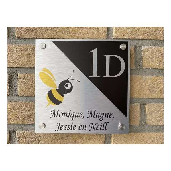 Naambordje voordeur bij / hommel rvs look Naambordje voordeur bij / hommel rvs look