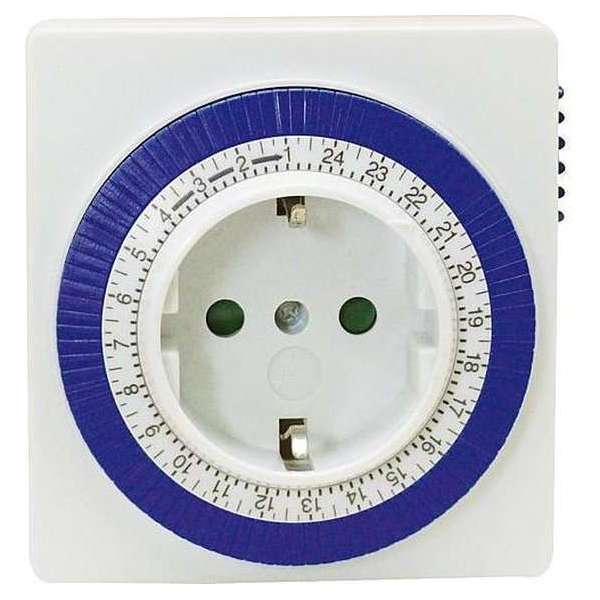 EGB mechanische 24 uurs schakelklok met kinderveilige contactdoos met randaarde EGB mechanische 24 uurs schakelklok met kinderveilige contactdoos met randaarde