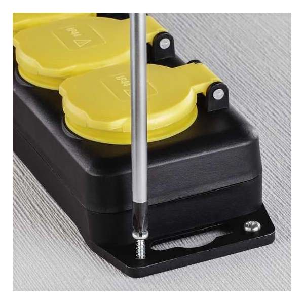 Hama Stekkerdoos 4-voudig Met Schakelaar Spatwaterdicht IP44 2m Hama Stekkerdoos 4-voudig Met Schakelaar Spatwaterdicht IP44 2m