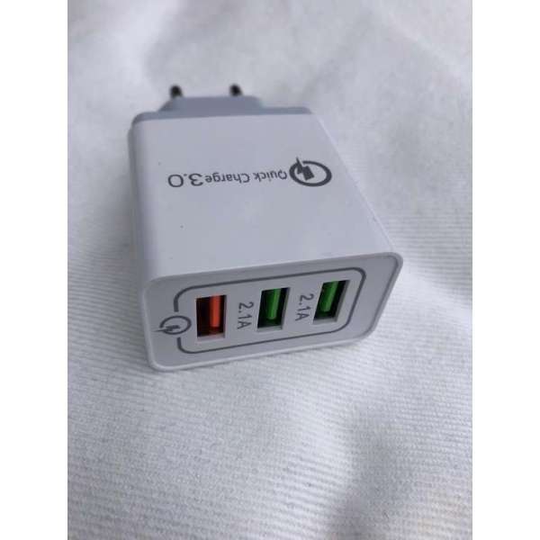 USB Power Tower Quickcharger stekker met 3 usb uitgangen USB Power Tower Quickcharger stekker met 3 usb uitgangen