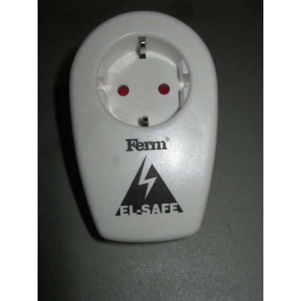 Ferm 220V Overspanningsbeveiliging 16A 3680W RA wit Ferm 220V Overspanningsbeveiliging 16A 3680W RA wit