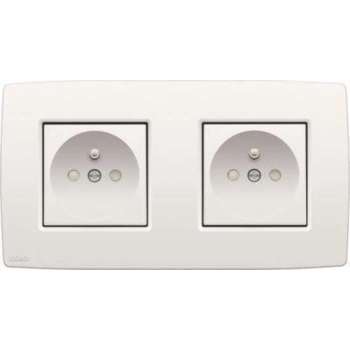 Dubbele wandcontactdoos + afdekplaat. horizontaal 2P+A(pen) + veiligheid. wit
