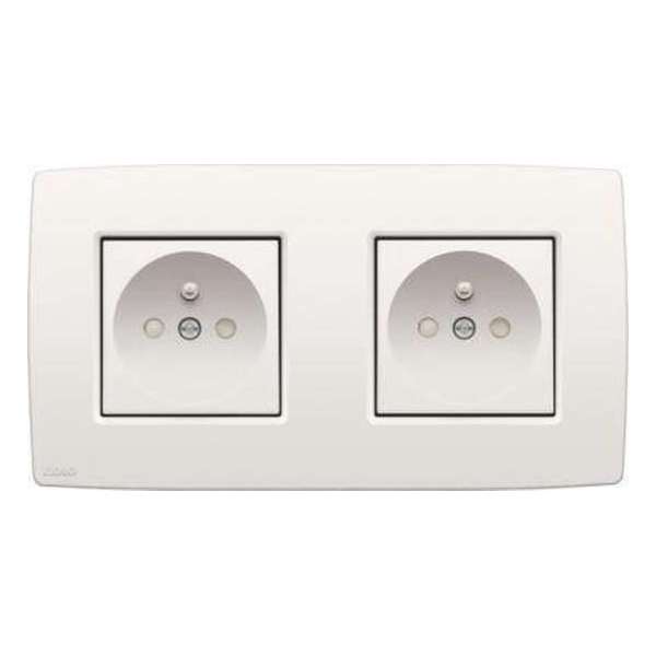 Dubbele wandcontactdoos + afdekplaat. horizontaal 2P+A(pen) + veiligheid. wit Dubbele wandcontactdoos + afdekplaat. horizontaal 2P+A(pen) + veiligheid. wit
