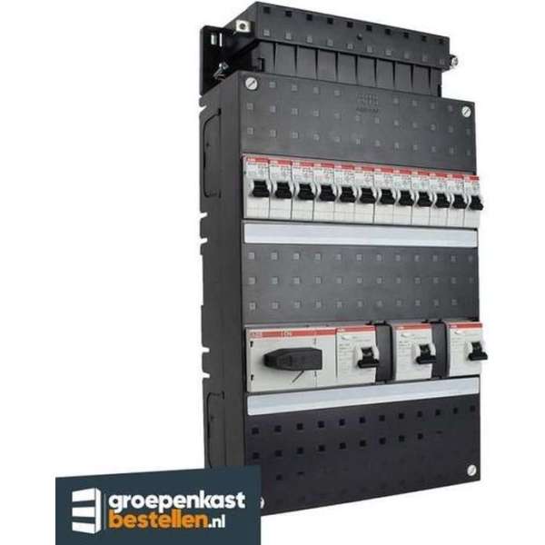 ABB groepenkast 3 fase met 12 groepen en afmetingen 330x220 mm ABB groepenkast 3 fase met 12 groepen en afmetingen 330x220 mm