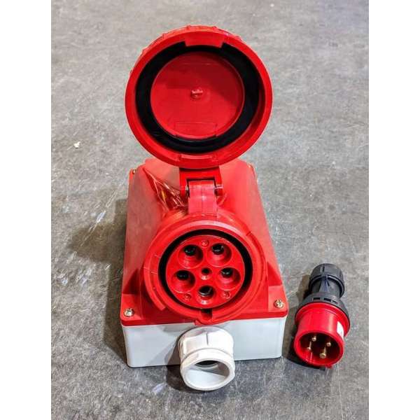 Krachtstroom CEE 125A opbouw stopcontact 5-polig 6h Extra Zware uitvoering Krachtstroom CEE 125A opbouw stopcontact 5-polig 6h Extra Zware uitvoering
