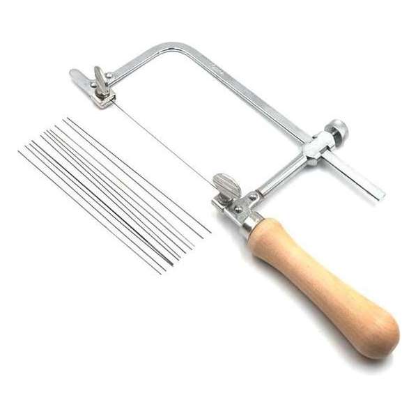 WiseGoods Professionele Figuurzaag Set - Juwelierszaag Set - Precisiezaag - Metaalzaag - Verstelbaar - Inclusief 12 Zaagjes WiseGoods Professionele Figuurzaag Set - Juwelierszaag Set - Precisiezaag - Metaalzaag - Verstelbaar - Inclusief 12 Zaagjes