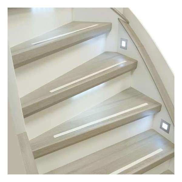 Antislip - Trap Strip - Wit - Zelfklevend - Transparant - 19 mm x 61 cm - Set per 5 Stuks Antislip - Trap Strip - Wit - Zelfklevend - Transparant - 19 mm x 61 cm - Set per 5 Stuks