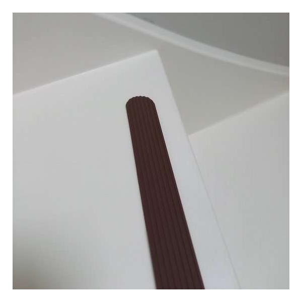 Antislip traptape met ronde uiteinden BRUIN- 3 strips van 28 mm breed x 75 cm lang. Antislip traptape met ronde uiteinden BRUIN- 3 strips van 28 mm breed x 75 cm lang.