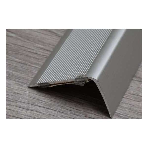 ALUMINIUM HOEKPROFIEL ZELFKLEVEND ZILVER A42 41 X 26,6 MM ALUMINIUM HOEKPROFIEL ZELFKLEVEND ZILVER A42 41 X 26,6 MM
