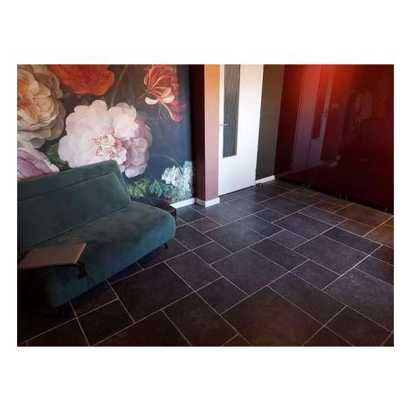 Hardsteenlook Pierre Bleu Noir 50x50x9mm verkoop per doos 1.25M2 Hardsteenlook Pierre Bleu Noir 50x50x9mm verkoop per doos 1.25M2