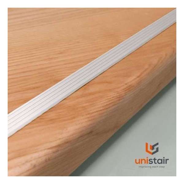 Antislip trap tape 16-18 mm WIT 5 meter Antislip trap tape 16-18 mm WIT 5 meter