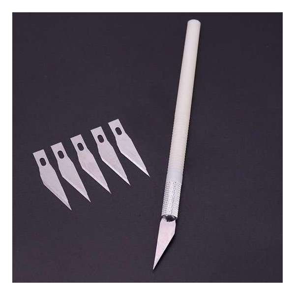 Plastic Hobby Mesje Precisie - Scalpel mes mesjes - Hobby mes - Precisie Gereedschap - Met 5 gratis mesjes - Wit Plastic Hobby Mesje Precisie - Scalpel mes mesjes - Hobby mes - Precisie Gereedschap - Met 5 gratis mesjes - Wit