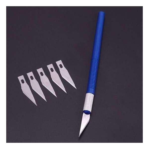 Plastic Hobby Mesje Precisie - Scalpel mes mesjes - Hobby mes - Precisie Gereedschap - Met 5 gratis mesjes - Blauw Plastic Hobby Mesje Precisie - Scalpel mes mesjes - Hobby mes - Precisie Gereedschap - Met 5 gratis mesjes - Blauw