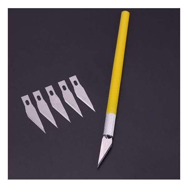 Plastic Hobby Mesje Precisie - Scalpel mes mesjes - Hobby mes - Precisie Gereedschap - Met 5 gratis mesjes - Geel Plastic Hobby Mesje Precisie - Scalpel mes mesjes - Hobby mes - Precisie Gereedschap - Met 5 gratis mesjes - Geel